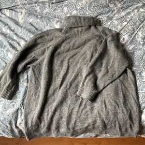 Grey wool 3/4 sleeve turtleneck